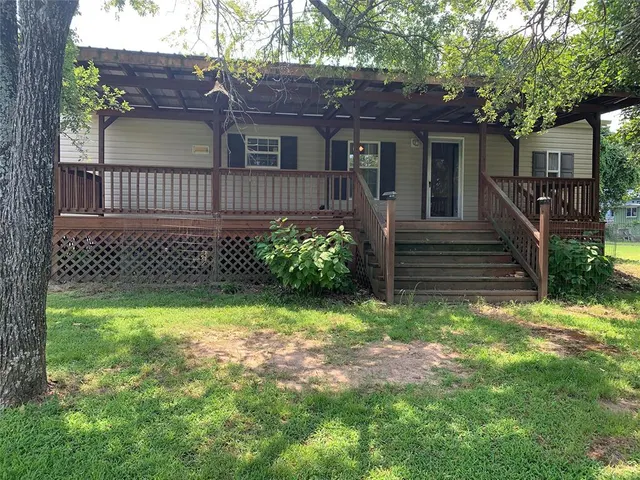 Front exterior — 277 N Erie Street, Canadian, OK 74425