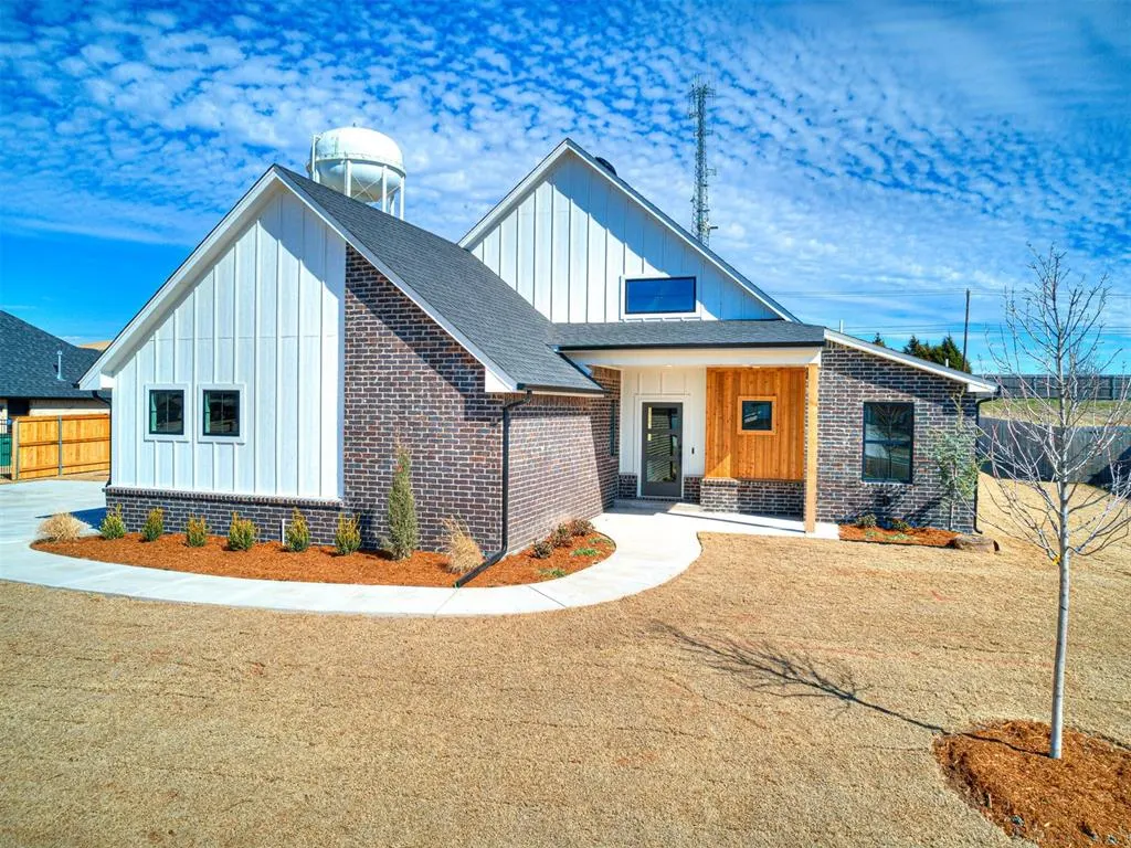 Front exterior — 9608 Sultans Water Way, Yukon, OK 73099