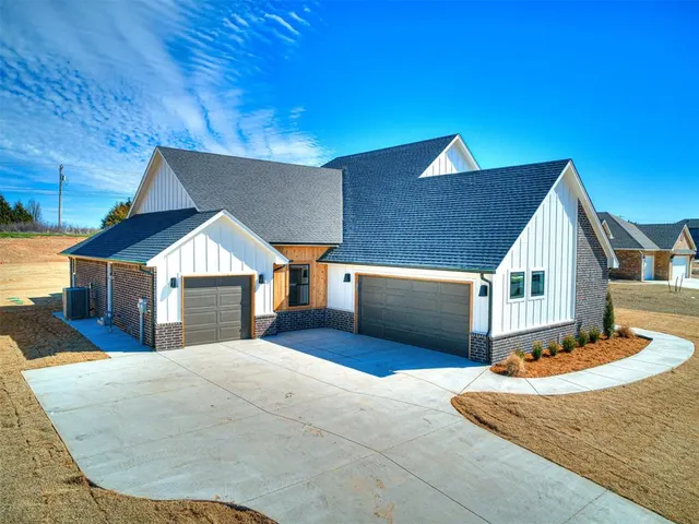 Photo 3 — 9608 Sultans Water Way, Yukon, OK 73099