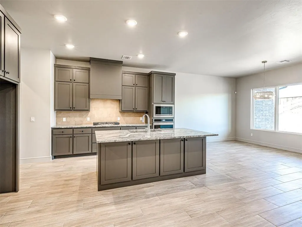 Photo 14 — 9608 Sultans Water Way, Yukon, OK 73099
