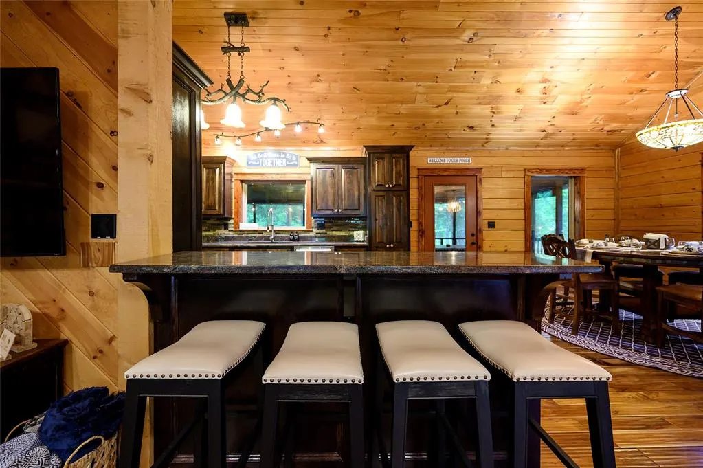 Photo 8 — 248 Woodland Circle, Broken Bow, OK 74728