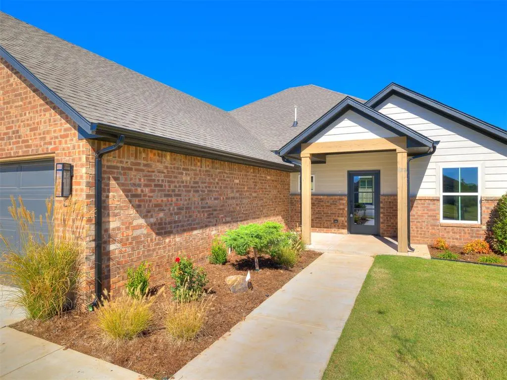 Photo 3 — 11013 NW 19th Street, Yukon, OK 73099