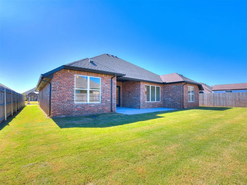 Photo 5 — 11013 NW 19th Street, Yukon, OK 73099