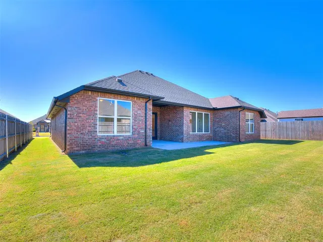 Photo 5 — 11013 NW 19th Street, Yukon, OK 73099
