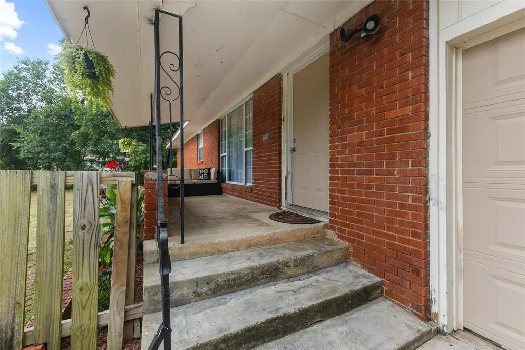 Photo 3 — 215 N Divsion Street, Konawa, OK 74849