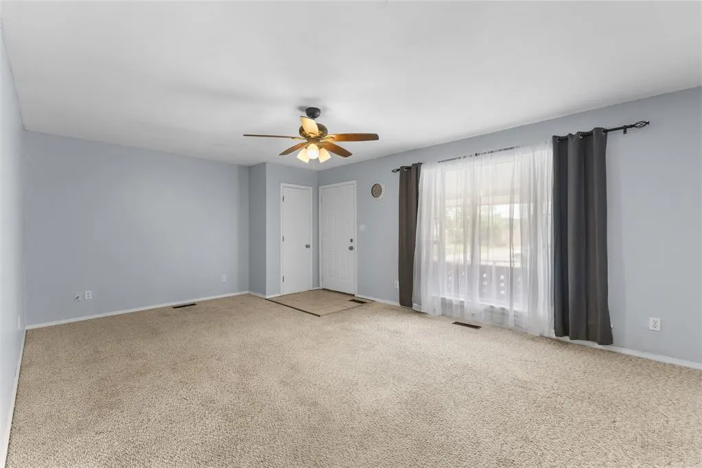 Photo 6 — 215 N Divsion Street, Konawa, OK 74849