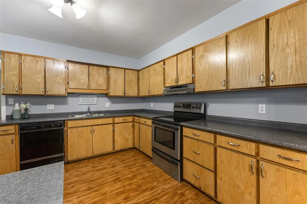 Photo 10 — 215 N Divsion Street, Konawa, OK 74849