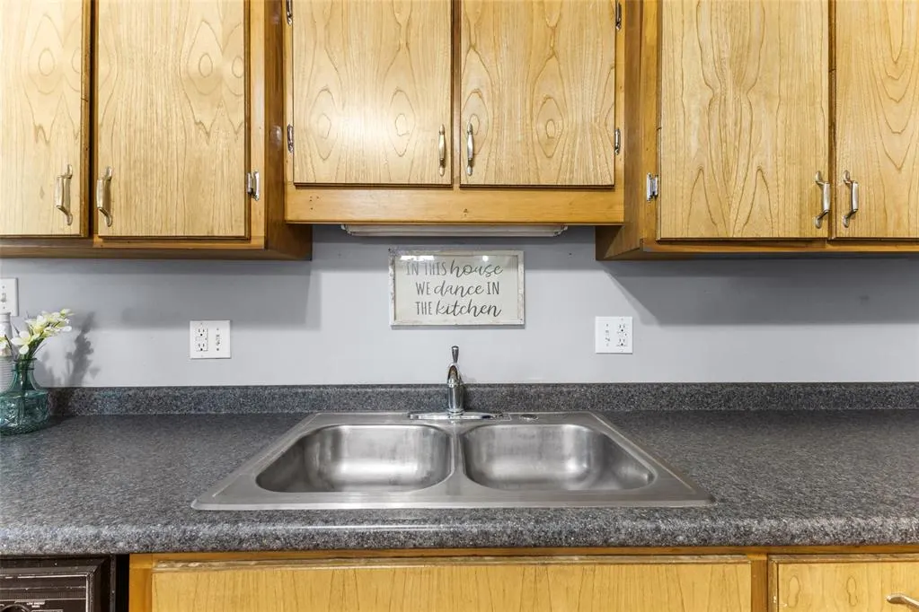 Photo 11 — 215 N Divsion Street, Konawa, OK 74849