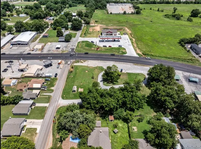 Photo 8 — 1007 S Broadway Street, Marlow, OK 73055