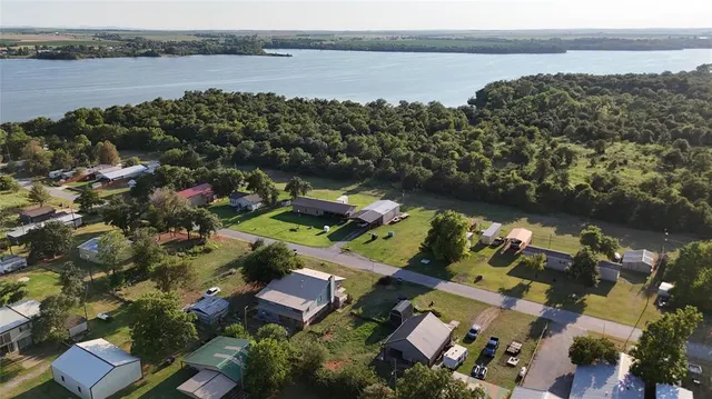 Photo 4 — 409 S Stanley Boulevard, Fort Cobb, OK 73038