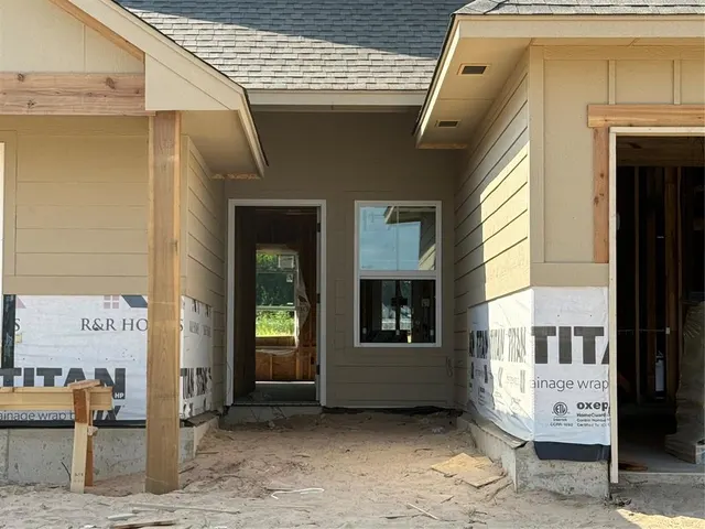 Photo 3 — 3201 Canadian Trail Court, Noble, OK 73068