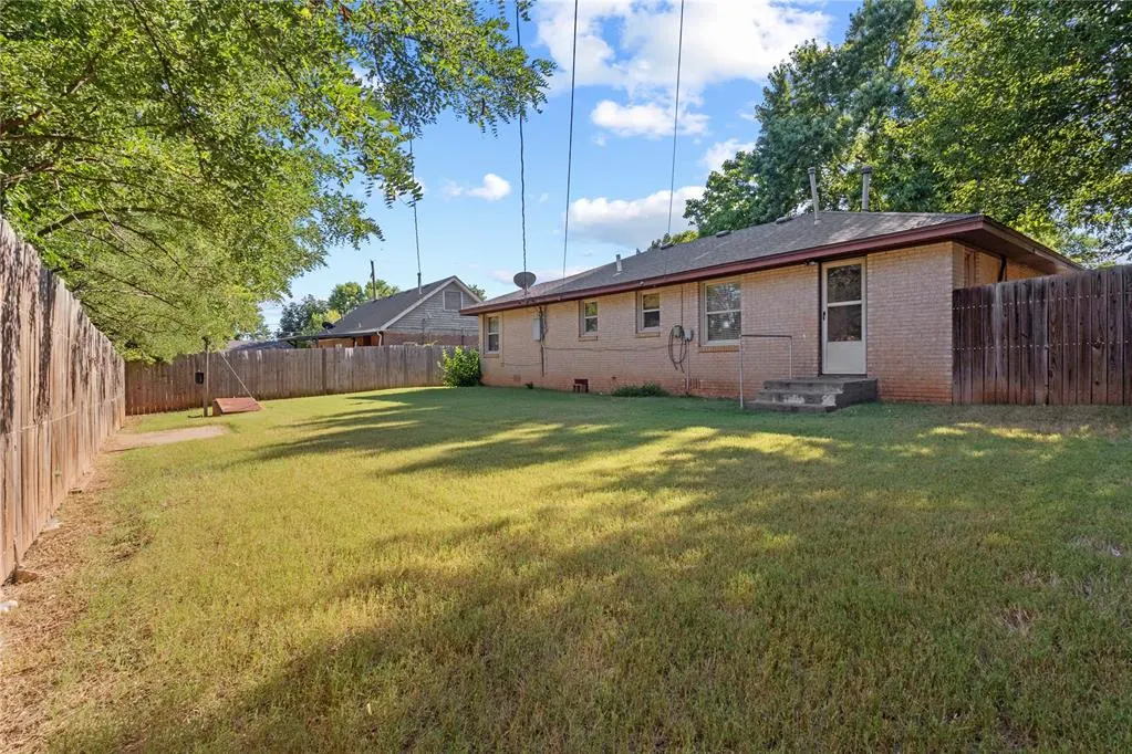 Photo 22 — 606 N 6th Street, Weatherford, OK 73096