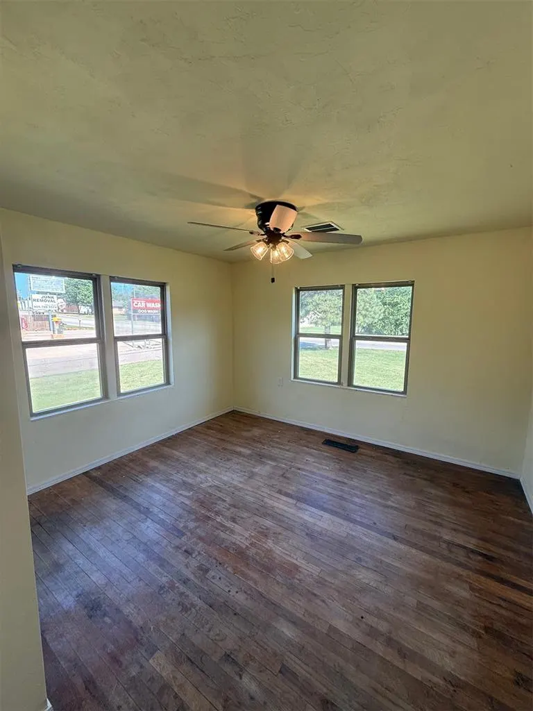 Photo 22 — 331 W Carl Hubbell Boulevard, Meeker, OK 74855