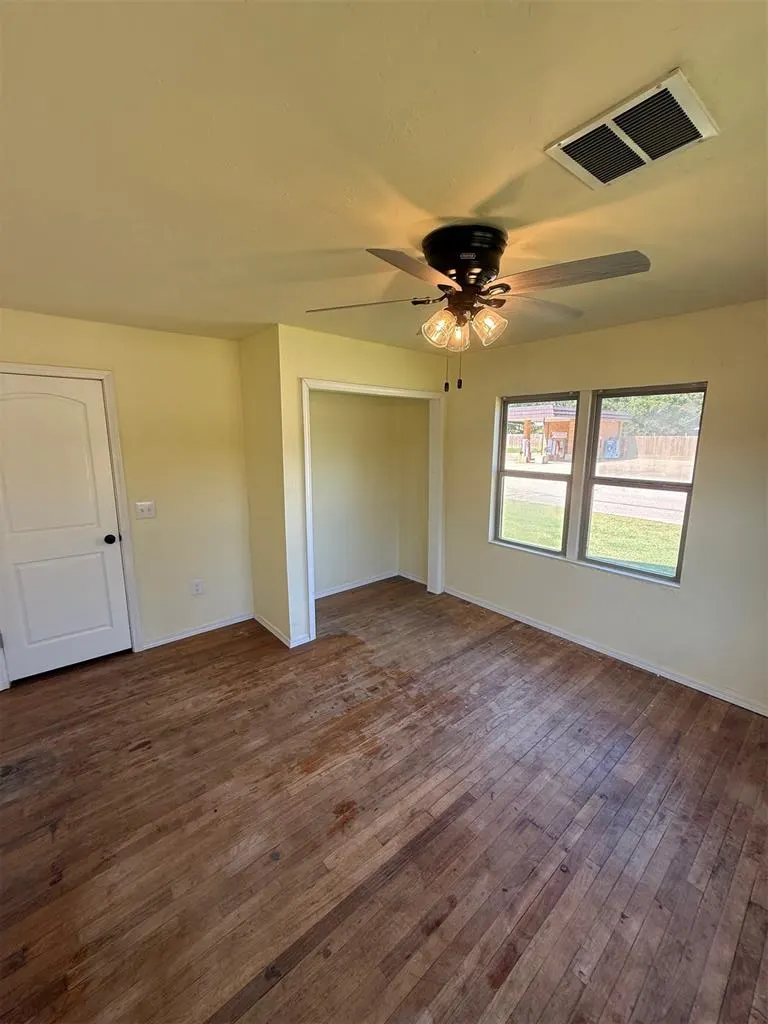 Photo 23 — 331 W Carl Hubbell Boulevard, Meeker, OK 74855