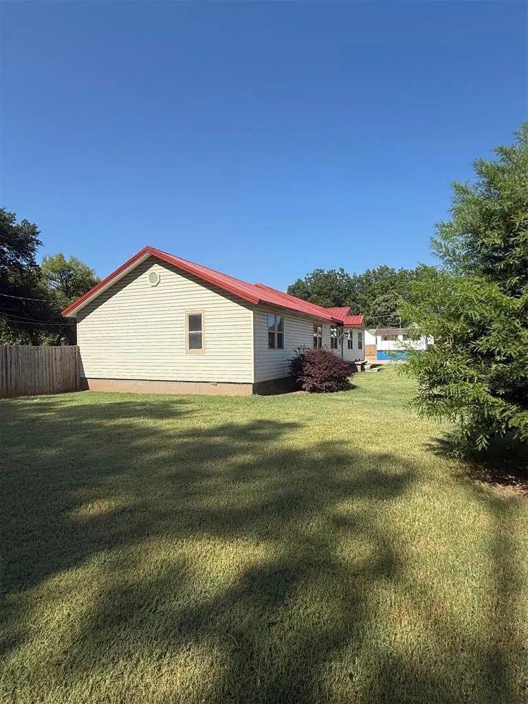 Photo 42 — 331 W Carl Hubbell Boulevard, Meeker, OK 74855