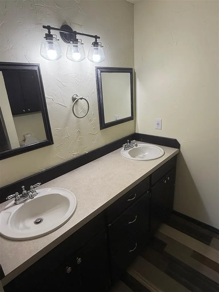 Photo 19 — 331 W Carl Hubbell Boulevard, Meeker, OK 74855