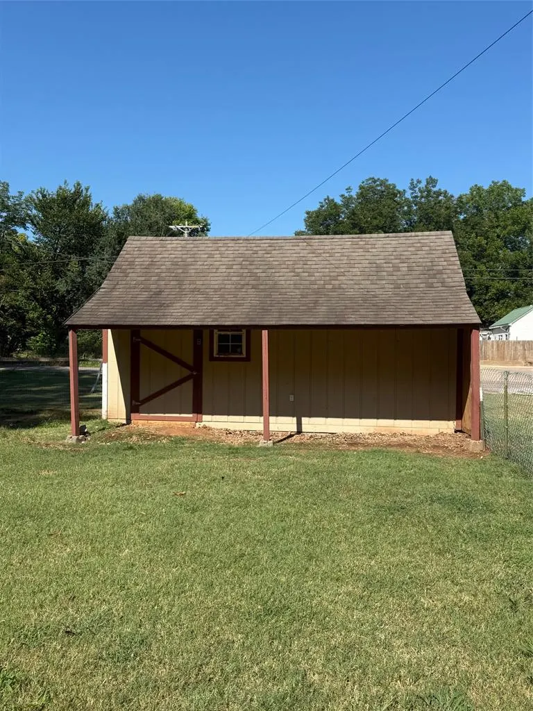 Photo 36 — 331 W Carl Hubbell Boulevard, Meeker, OK 74855