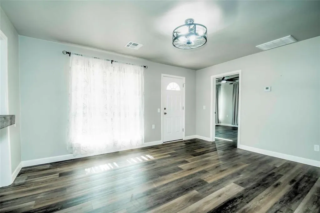 Photo 5 — 609 Dogwood Avenue, Wellston, OK 74881