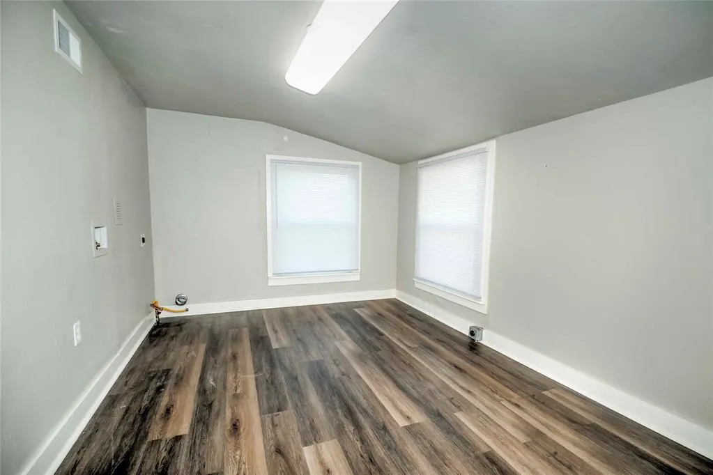Photo 10 — 609 Dogwood Avenue, Wellston, OK 74881