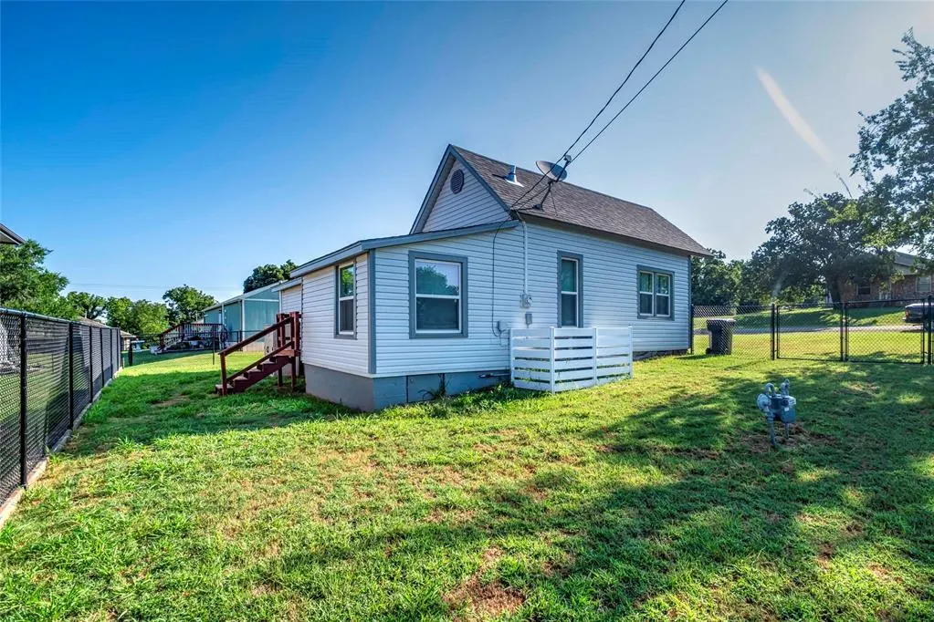 Photo 15 — 609 Dogwood Avenue, Wellston, OK 74881