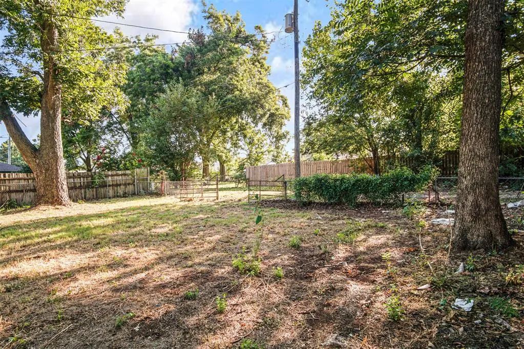 Photo 34 — 223 N 16th Street, Chickasha, OK 73018