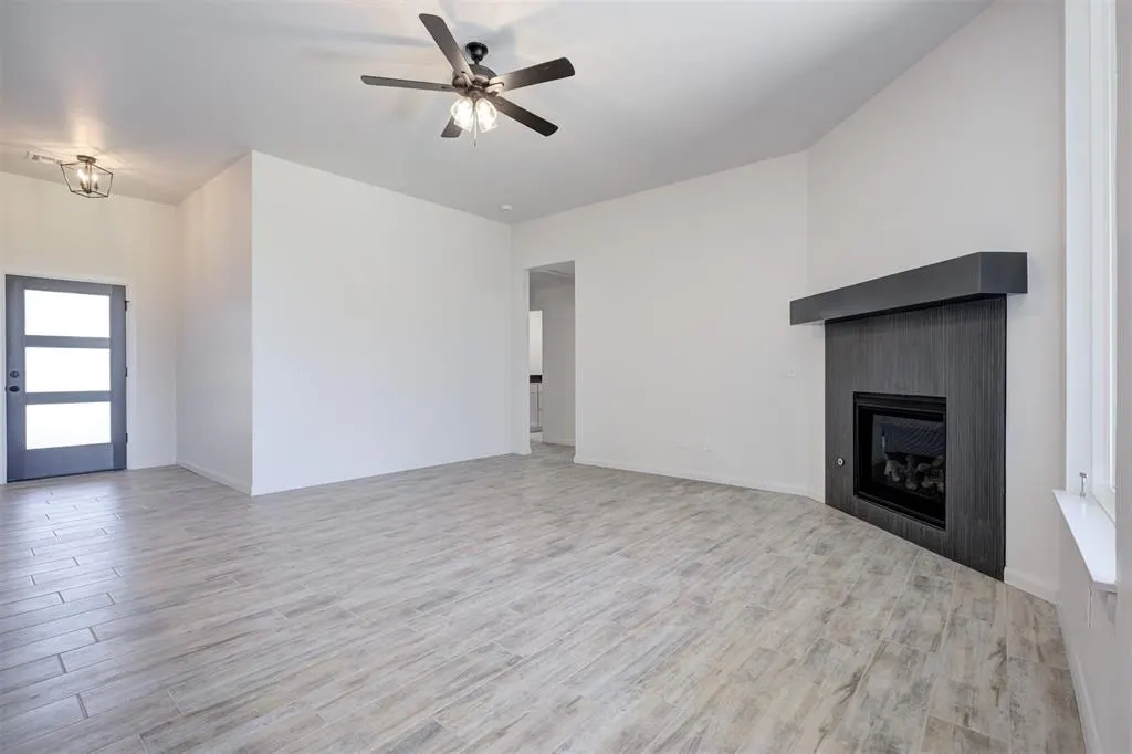 Photo 9 — 2020 W Flintlock Way, Mustang, OK 73064