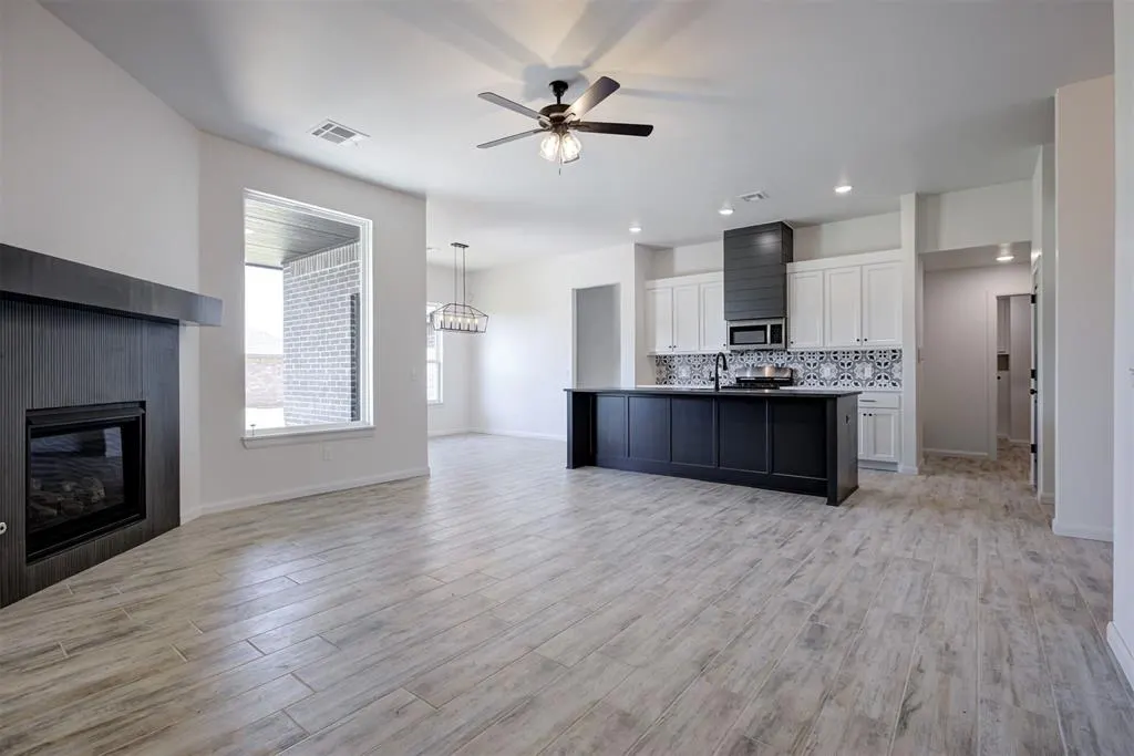 Photo 10 — 2020 W Flintlock Way, Mustang, OK 73064