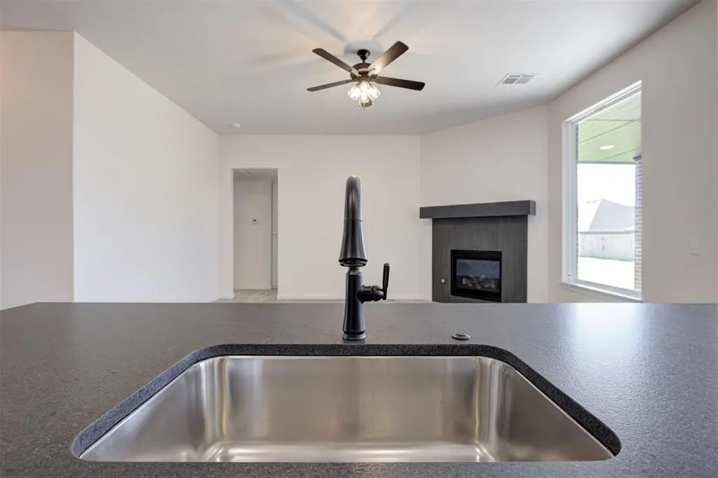 Photo 13 — 2020 W Flintlock Way, Mustang, OK 73064