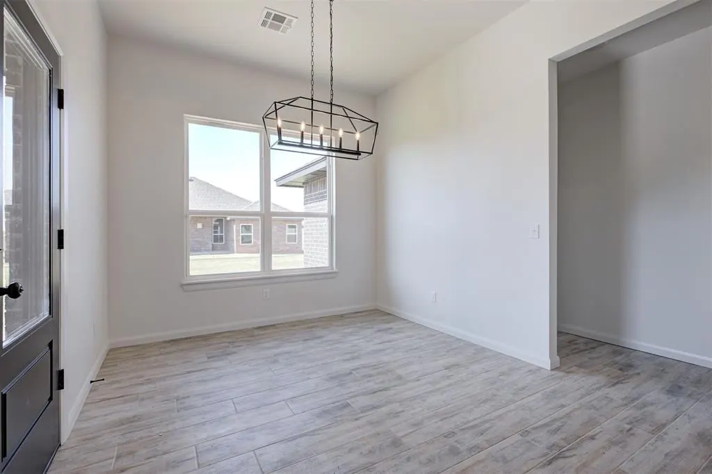 Photo 17 — 2020 W Flintlock Way, Mustang, OK 73064