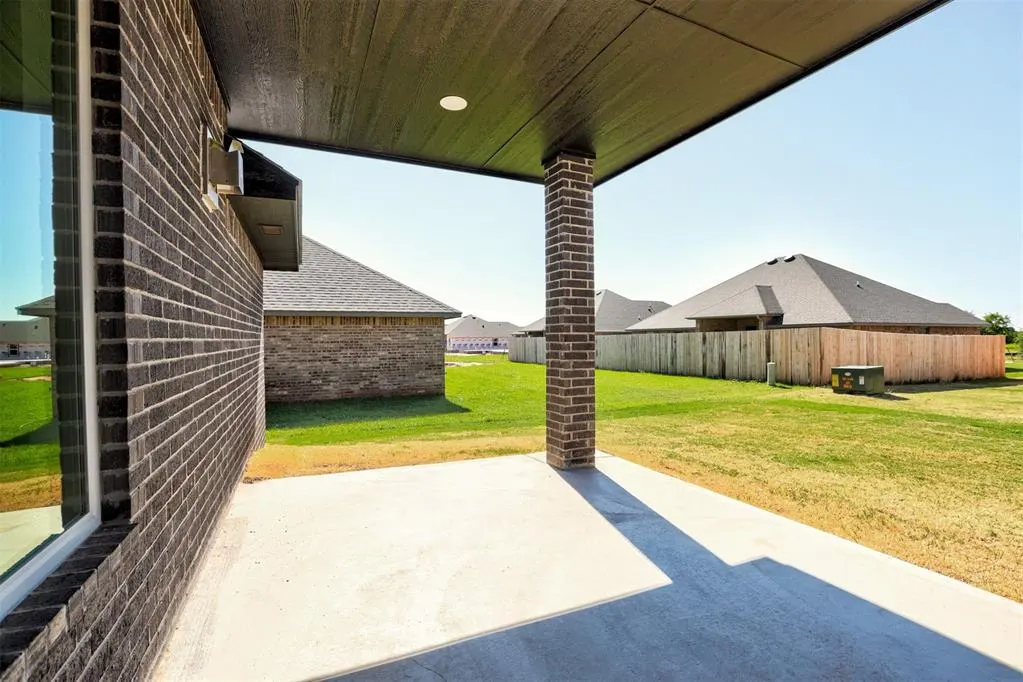 Photo 41 — 2020 W Flintlock Way, Mustang, OK 73064
