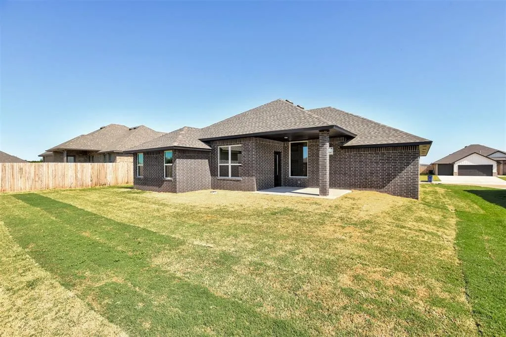 Photo 43 — 2020 W Flintlock Way, Mustang, OK 73064