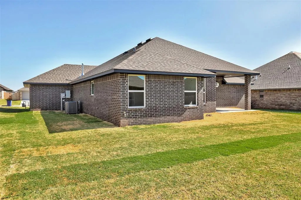Photo 45 — 2020 W Flintlock Way, Mustang, OK 73064