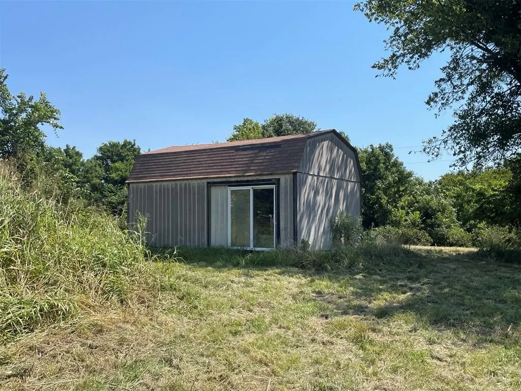 Photo 2 — 18300 Moffatt Road, Lexington, OK 73051