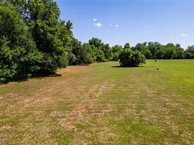 Photo 5 — Walnut Drive, Tuttle, OK 73089
