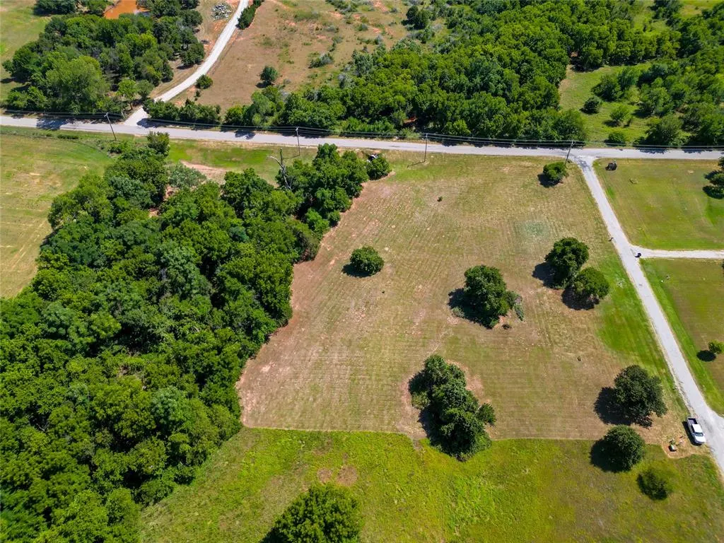 Photo 6 — Walnut Drive, Tuttle, OK 73089