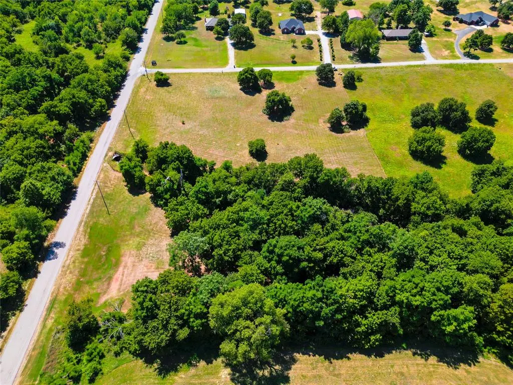 Photo 7 — Walnut Drive, Tuttle, OK 73089
