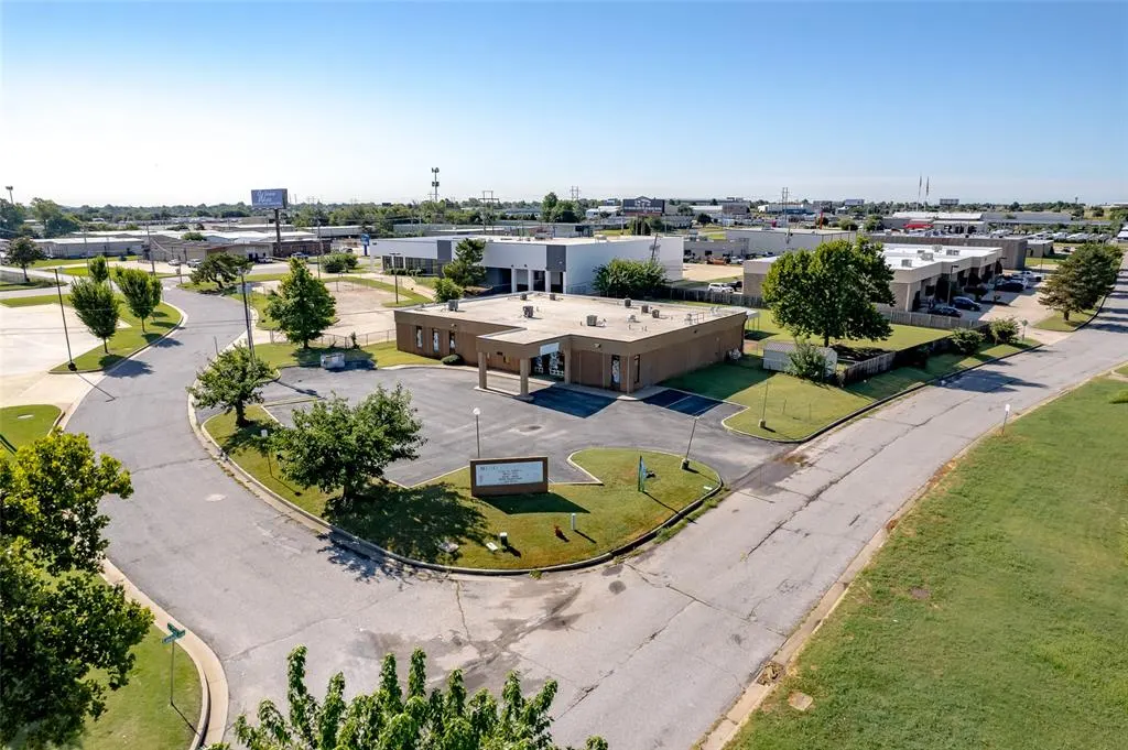 Photo 2 — 4520 SW 33RD Street, Oklahoma City, OK 73179