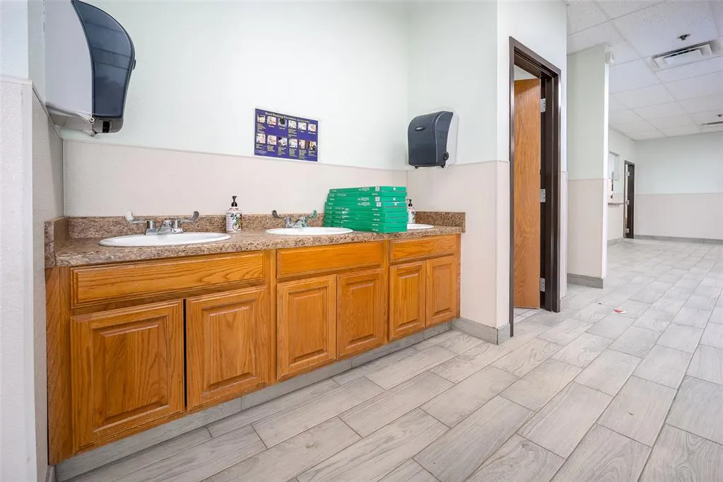 Photo 40 — 4520 SW 33RD Street, Oklahoma City, OK 73179