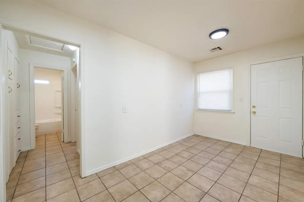Photo 7 — 431 Showalter Drive, Midwest City, OK 73110