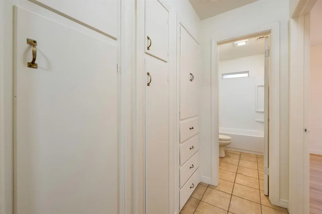 Photo 8 — 431 Showalter Drive, Midwest City, OK 73110