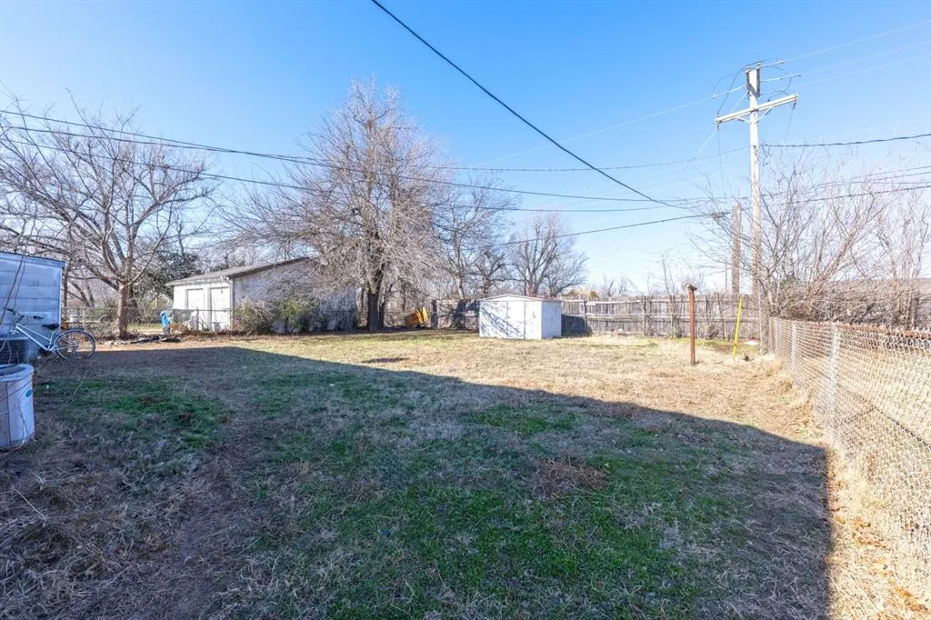 Photo 12 — 431 Showalter Drive, Midwest City, OK 73110