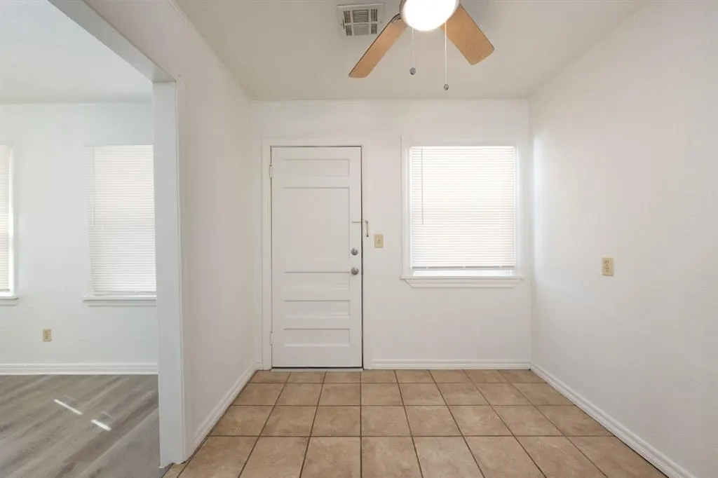 Photo 17 — 431 Showalter Drive, Midwest City, OK 73110