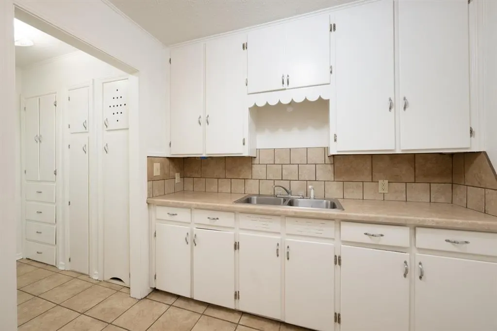 Photo 18 — 431 Showalter Drive, Midwest City, OK 73110