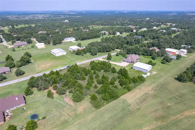 Photo 2 — 7550 Harvey Road, Guthrie, OK 73044