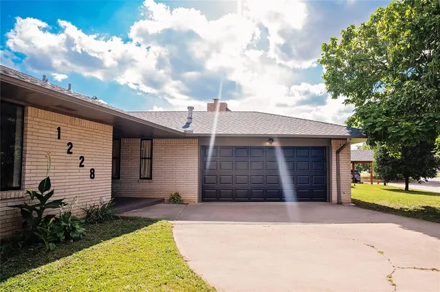 Photo 5 — 1228 SW 72nd Street, Oklahoma City, OK 73139