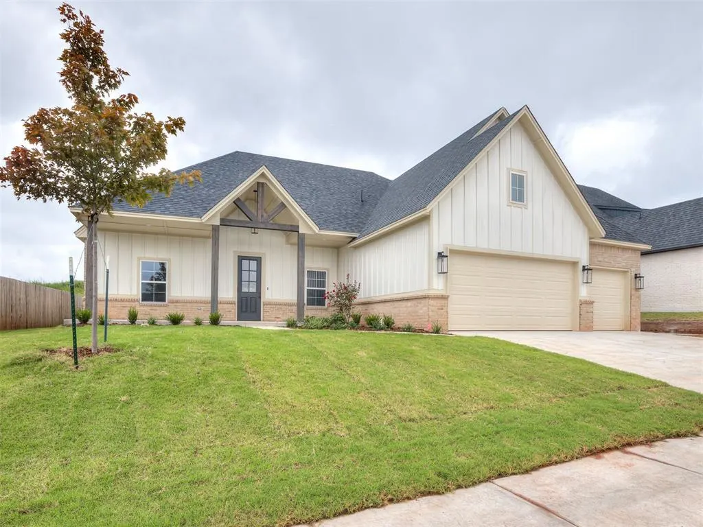 Photo 2 — 8633 Beechgrove Drive, Arcadia, OK 73007
