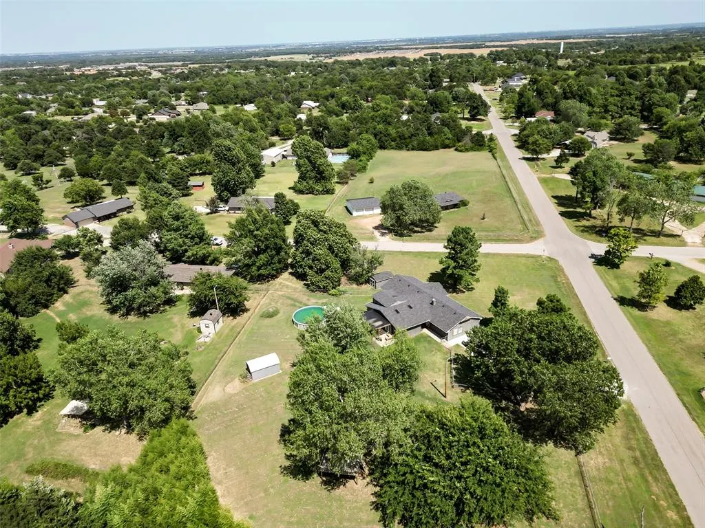 Photo 2 — 1901 timber ridge Drive, Newcastle, OK 73065