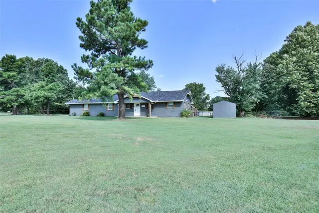Front exterior — 1901 timber ridge Drive, Newcastle, OK 73065