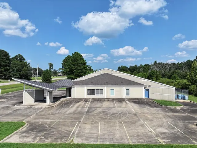 Photo 3 — 1506 E Lincoln Road, Idabel, OK 74745