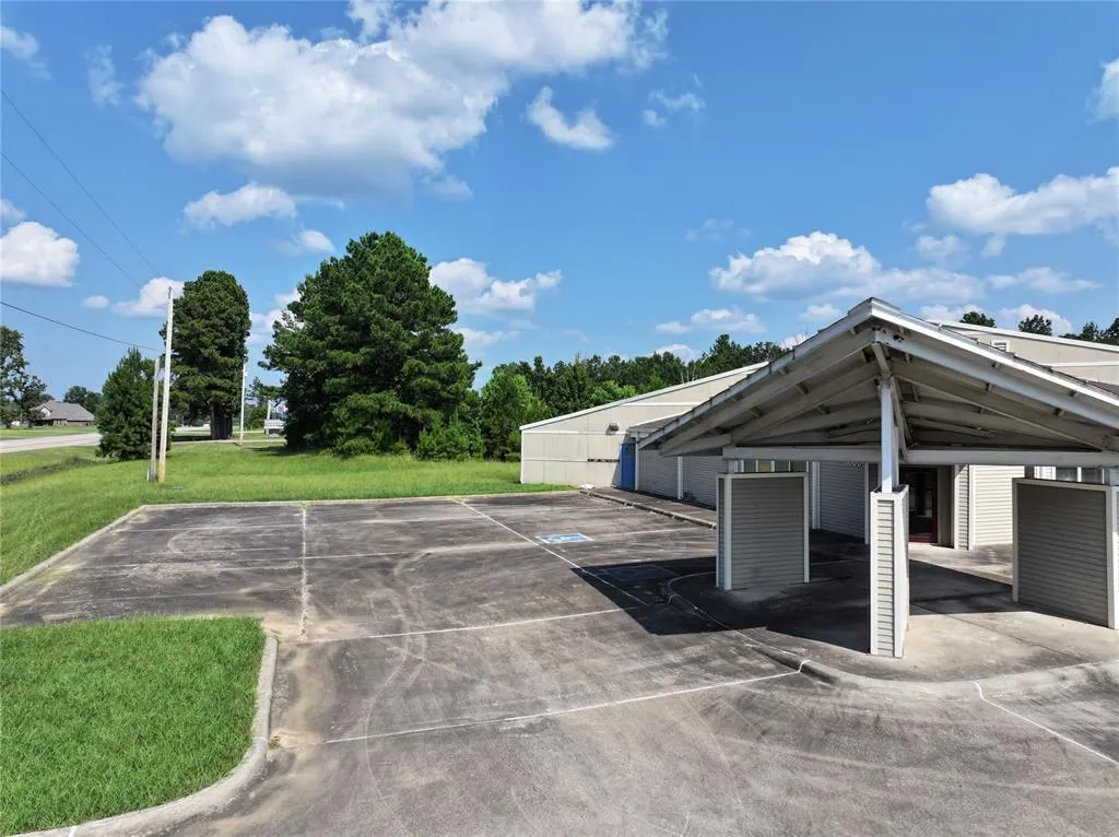 Photo 9 — 1506 E Lincoln Road, Idabel, OK 74745